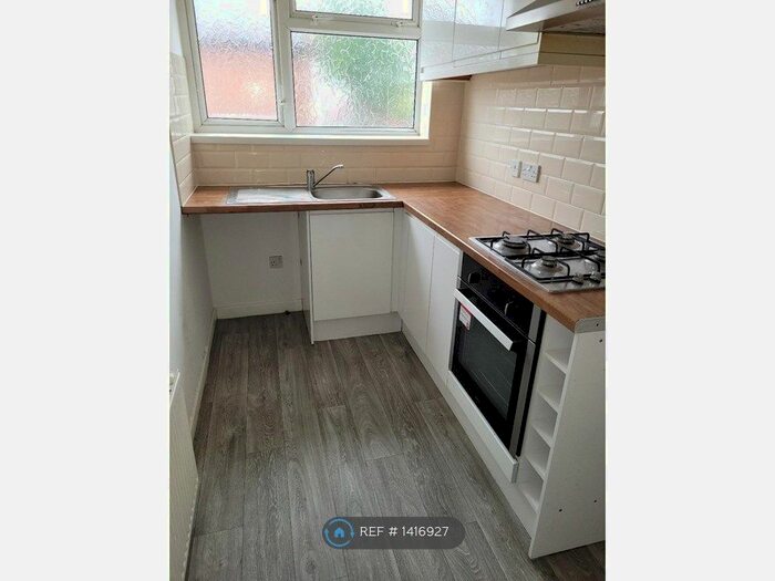 4 Bedroom Flat To Rent In Church Lane, West Bromwich, B71