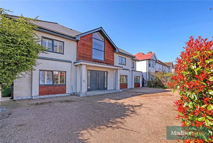 6 Bedroom Detached House For Sale In Malford Grove, South Woodford, E18