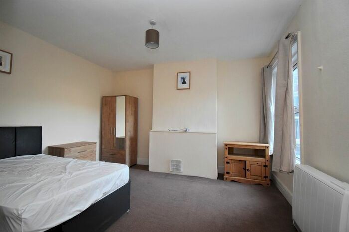 1 Bedroom Flat To Rent In Brockley Road, London, SE4