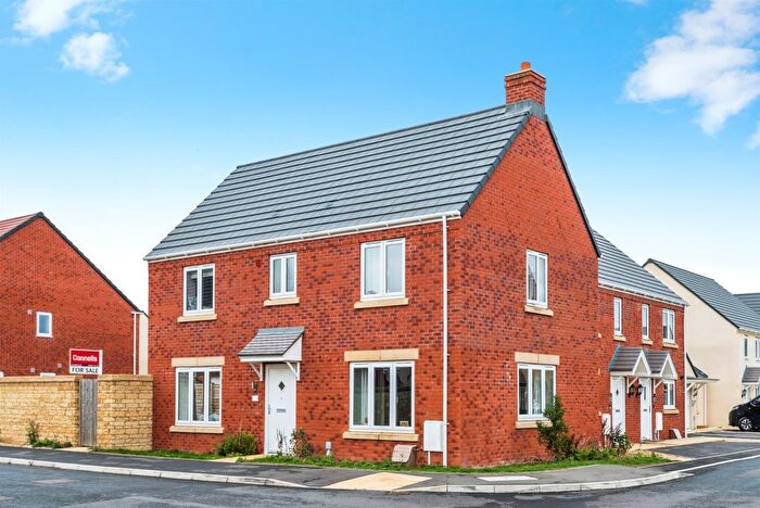 3 Bedroom Detached House For Sale In Rapide Crescent, Witney, OX29