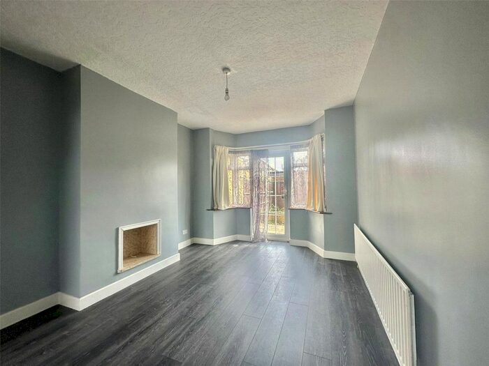 3 Bedroom Semi-Detached House To Rent In Kingswood Road, Watford, Hertfordshire, WD25