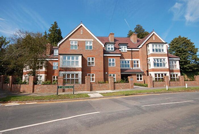 1 Bedroom Flat To Rent In St. Monicas Road, Kingswood, KT20