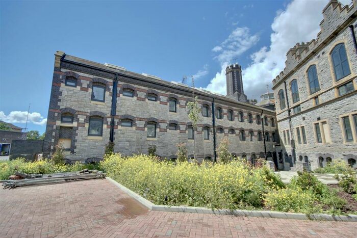 2 Bedroom Duplex To Rent In The Old Portsmouth Gaol, PO3
