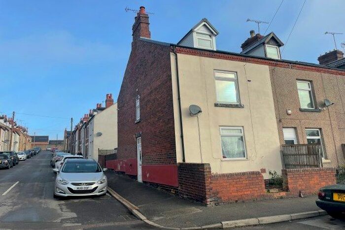 3 Bedroom End Of Terrace House To Rent In Park Street, Mansfield, NG19