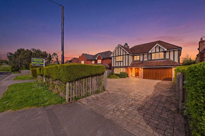 5 Bedroom Detached House For Sale In Wokingham Road, Hurst, Reading, Berkshire, RG10