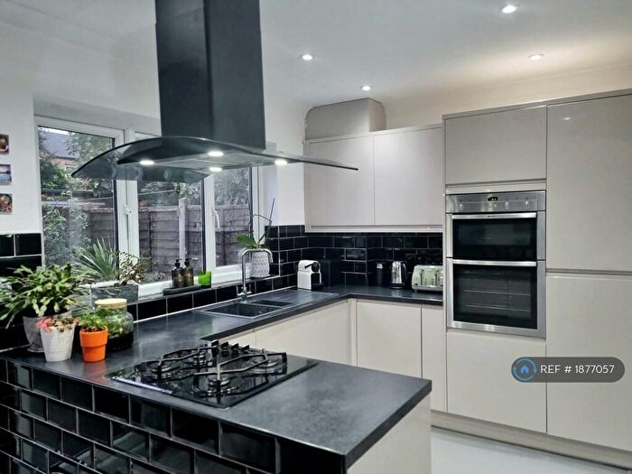 3 Bedroom Terraced House To Rent In Orpington Gardens, London, N18