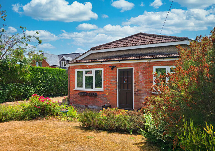 3 Bedroom Detached Bungalow For Sale In Maurys Lane, West Wellow, SO51