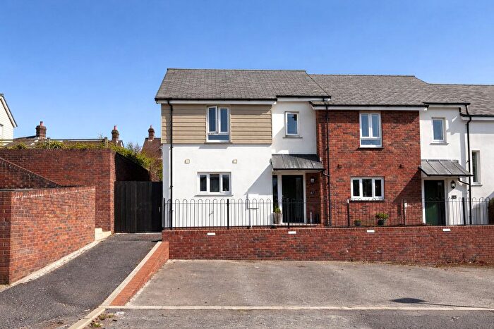 3 Bedroom End Terrace House For Sale In Brooks Avenue, Holsworthy, Devon, EX22