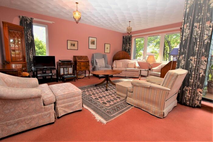 2 Bedroom Flat To Rent In Rocheid Park, Edinburgh, EH4