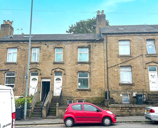 2 Bedroom Terraced House For Sale In Manchester Road, Huddersfield, HD1