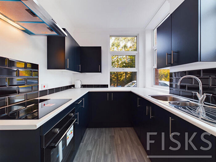2 Bedroom Flat For Sale In Catherine Road, Benfleet, SS7
