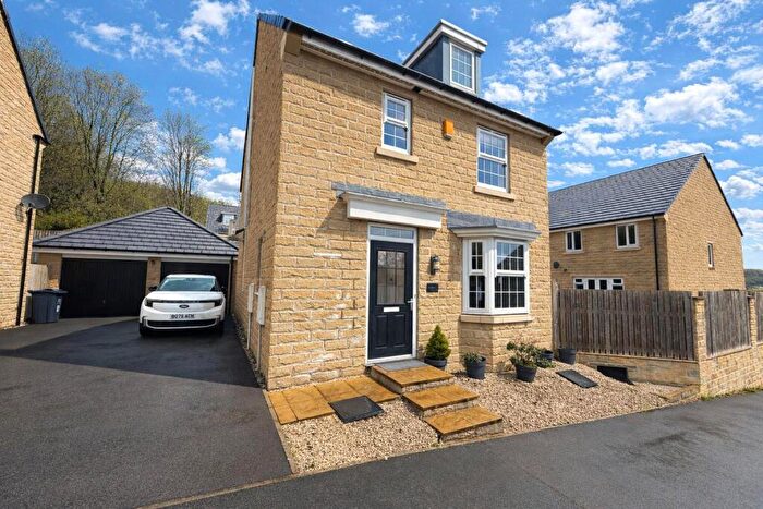 4 Bedroom Detached House For Sale In Fountain Head Road, Halifax, HX2