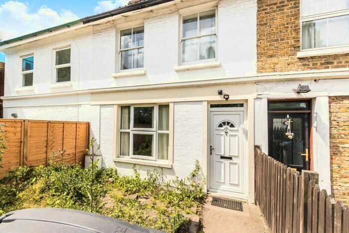 4 Bedroom Property To Rent In Ebor Cottages, London, SW15