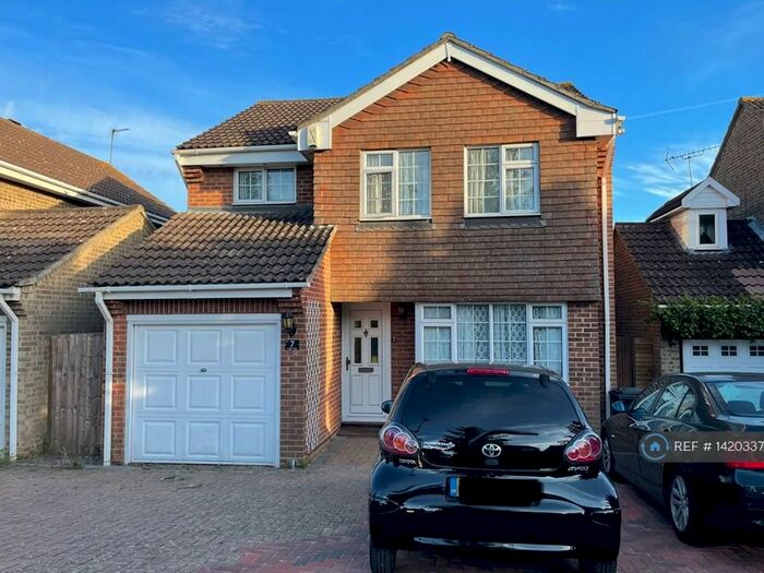 4 Bedroom Detached House To Rent In Knights Ridge, Orpington, BR6