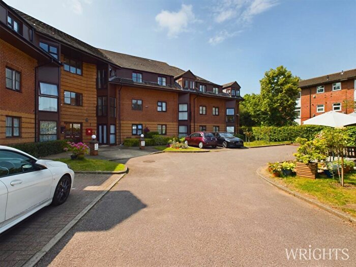 2 Bedroom Retirement Property For Sale In Roseacre Gardens, Welwyn Garden City, AL7