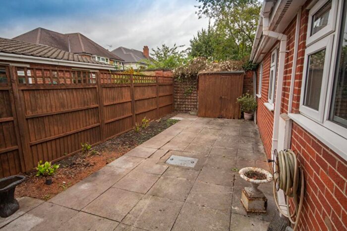 2 Bedroom Detached Bungalow To Rent In Parkfields Drive, Derby, Derbyshire, DE22