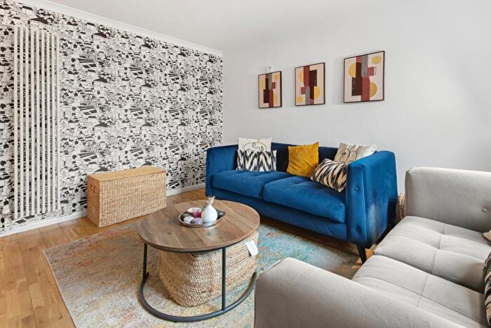 3 Bedroom Detached House For Sale In Northington Close, Bracknell, RG12