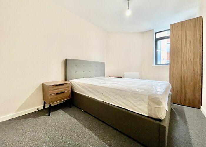 2 Bedroom Apartment To Rent In Balmoral House, Windsor Street, M5