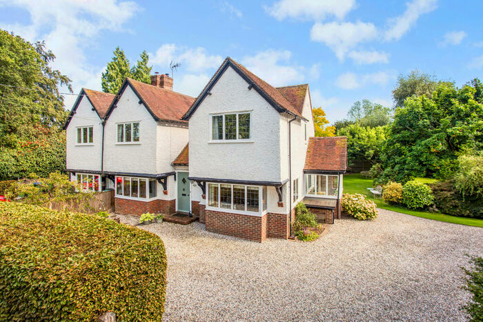 3 Bedroom Semi-Detached House For Sale In Winterpit Lane, Mannings Heath, RH13