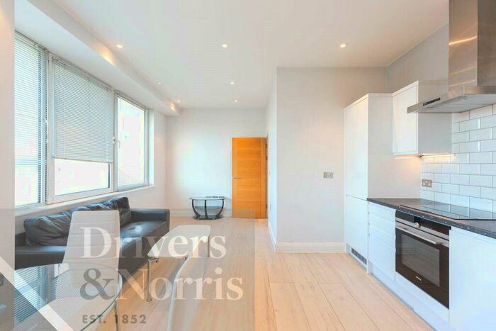 1 Bedroom Apartment To Rent In Holloway Road, Holloway, London, N7