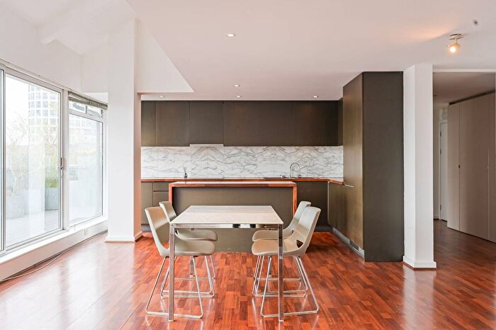 2 Bedroom Maisonette To Rent In Bartholomew Square, Clerkenwell, London, EC1V