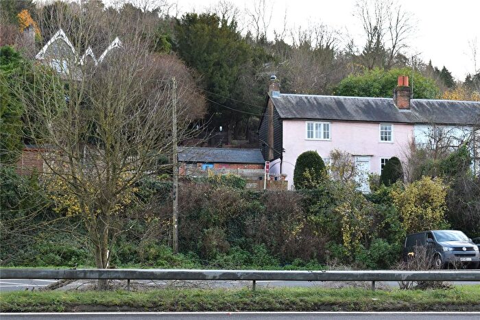 4 Bedroom End Of Terrace House For Sale In Byttom Hill, Dorking, Mickleham, RH5