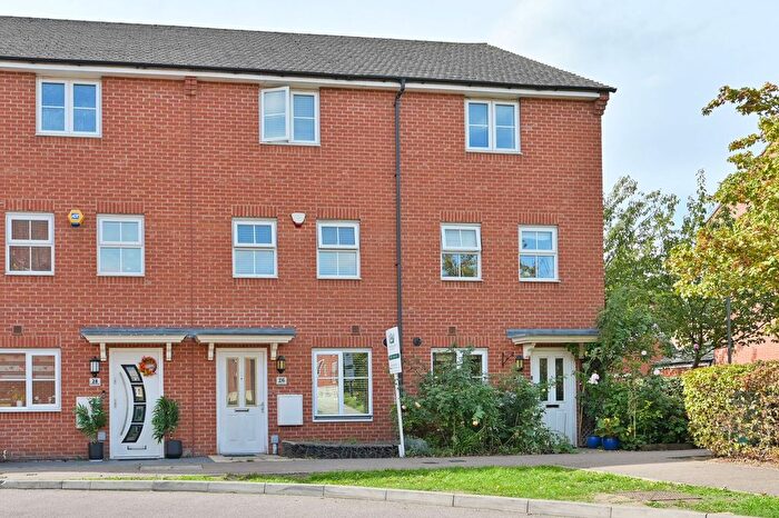 4 Bedroom Property For Sale In Dodd Road, Watford, WD24