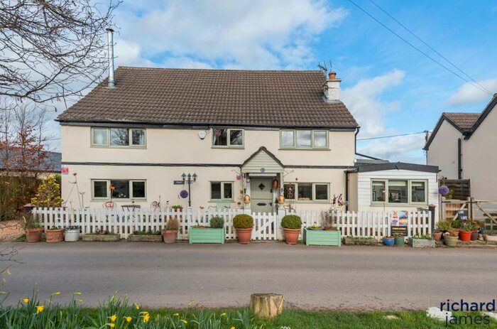 5 Bedroom Detached House For Sale In Greenhill, Greenhill, Wiltshire, SN4