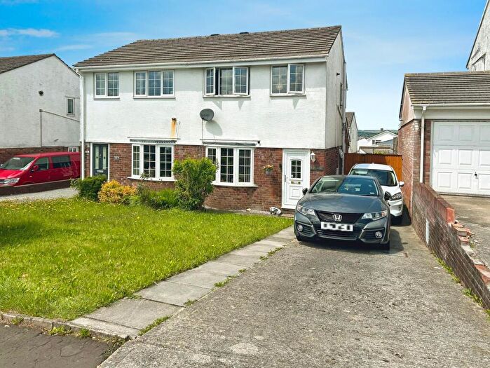 3 Bedroom Semi-Detached House For Sale In Highfields, Brackla, CF31