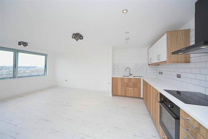 2 Bedroom Flat To Rent In Theatre Building, Paton Close, Bow, E3