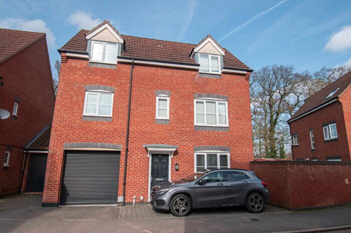 4 Bedroom Detached House For Sale In Thornborough Way, Leicester, LE5
