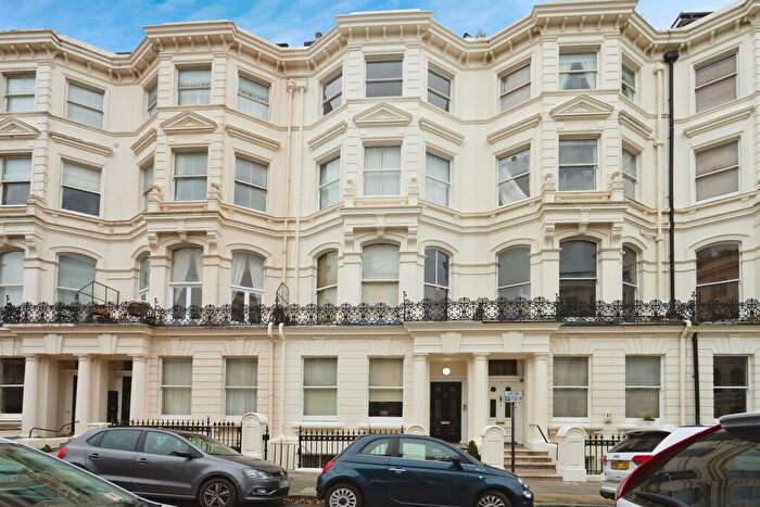 1 Bedroom Apartment For Sale In Palmeira Avenue, Hove, BN3