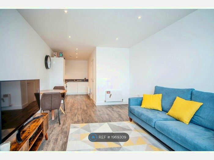 1 Bedroom Flat To Rent In Corys Road, Rochester, ME1