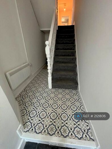 2 Bedroom Flat To Rent In Robert Street, Milford Haven, SA73