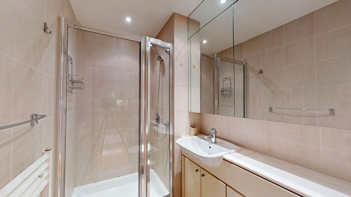 2 Bedroom Flat For Sale In Maida Vale, London, W9