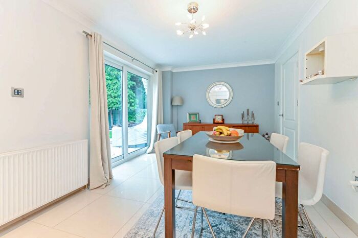 5 Bedroom Detached House For Sale In Kirby Close, Northwood, HA6