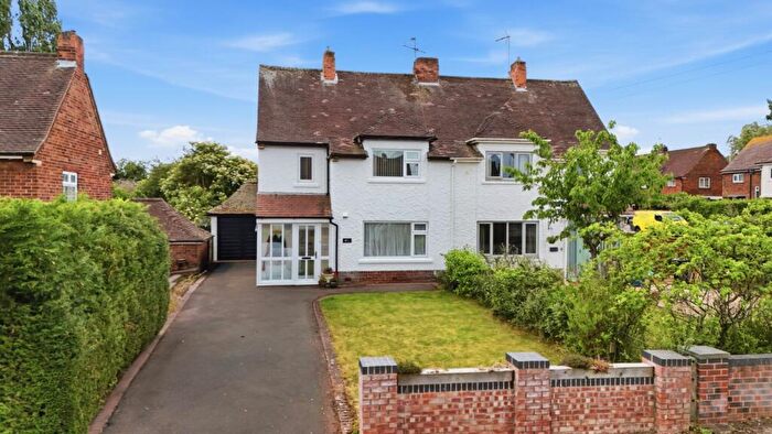 3 Bedroom Semi-Detached House For Sale In Hill Close, West Bridgford, Nottingham, Nottinghamshire, NG2