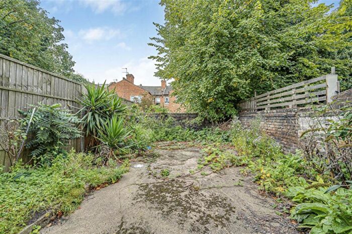 1 Bedroom Flat For Sale In Buckingham Road, NW10