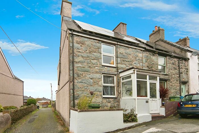 3 Bedroom End Of Terrace House For Sale In Stryd Newydd, Deiniolen, Caernarfon, New Street, LL55