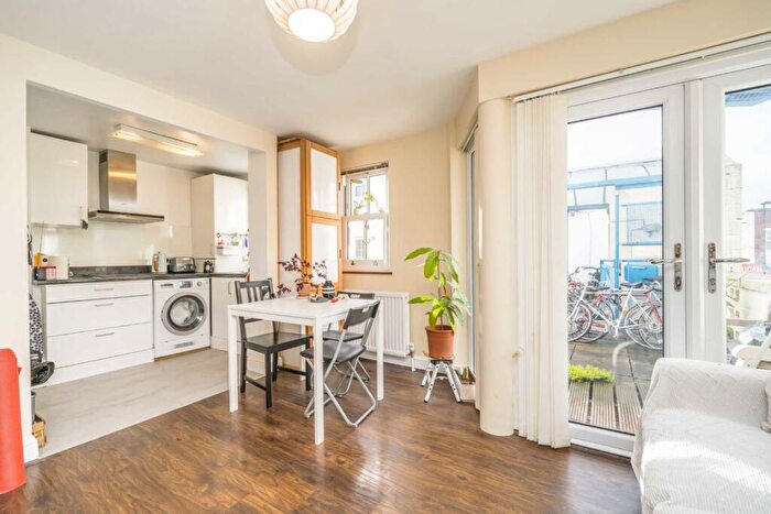 2 Bedroom Flat To Rent In Deptford High Street, Depford, SE8