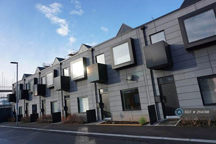 3 Bedroom Terraced House To Rent In Lockyard Lane, Manchester, M4