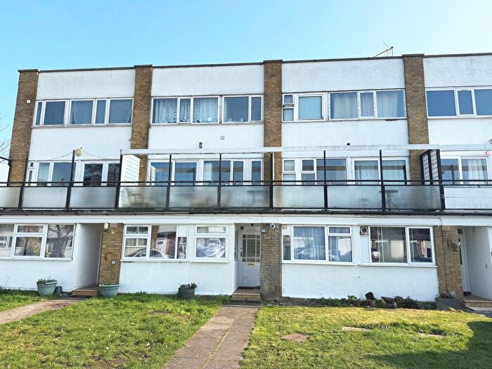 2 Bedroom Maisonette For Sale In Runnymede Court, Egham, Surrey, TW20