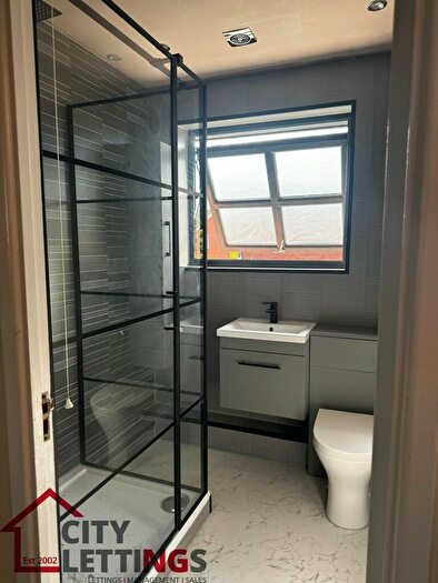 2 Bedroom End Of Terrace House To Rent In Lenton Nottingham, NG7