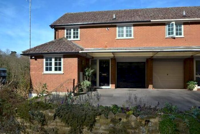 2 Bedroom Property To Rent In Ockford Road, Godalming, GU7