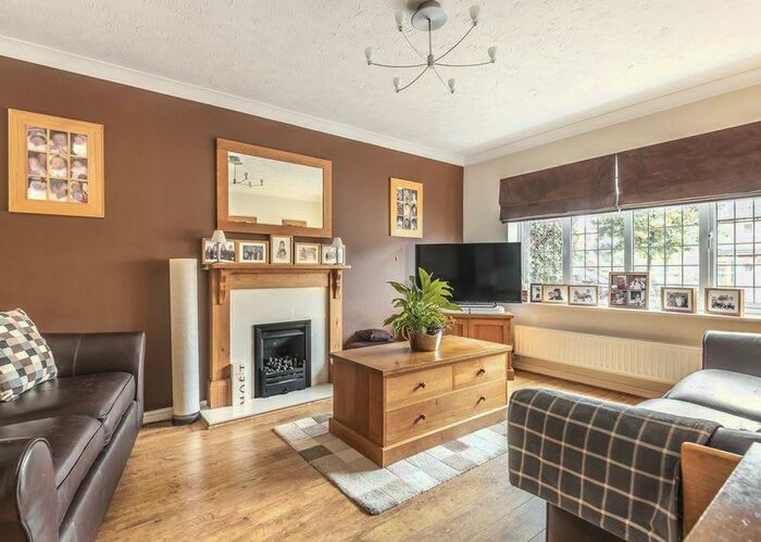 6 Bedroom Detached House To Rent In Lucerne Avenue, Bicester, OX26