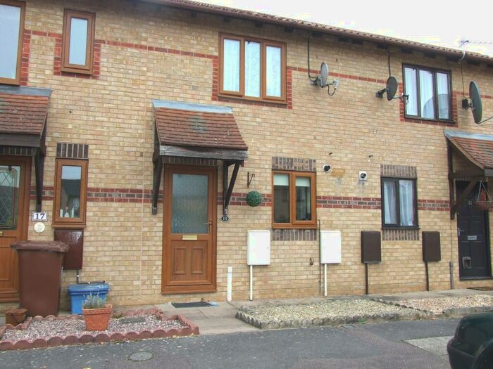 2 Bedroom Terraced House To Rent In Pine Close, Bicester, OX26