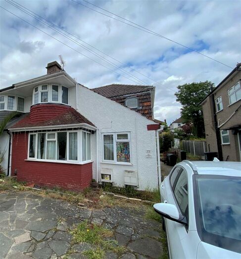 2 Bedroom Maisonette To Rent In Windsor Drive, Dartford, DA1