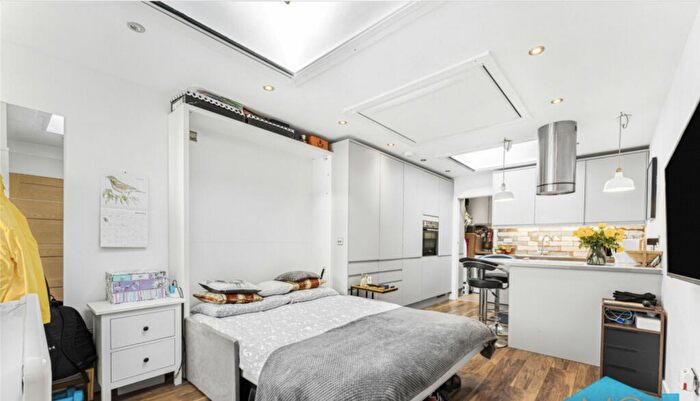 Studio To Rent In Ringslade Road, London, N22