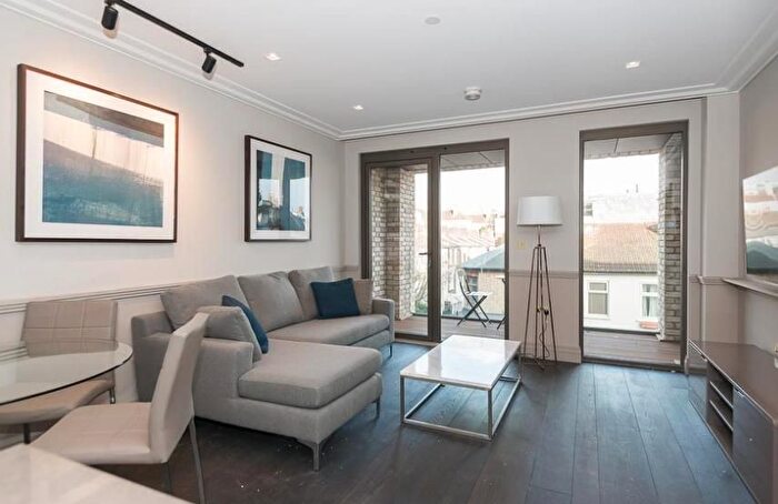 1 Bedroom Flat For Sale In Queens Wharf, Hammersmith, W6