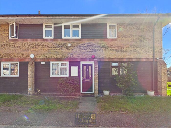 1 Bedroom Maisonette For Sale In Woodstock Gardens, Laindon, Basildon, Essex, SS15
